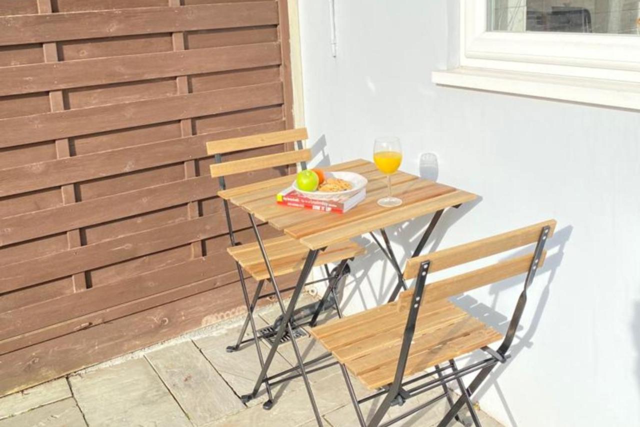 Cosy Haven Wembley Apartment Exterior photo