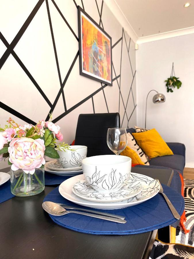 Cosy Haven Wembley Apartment Exterior photo
